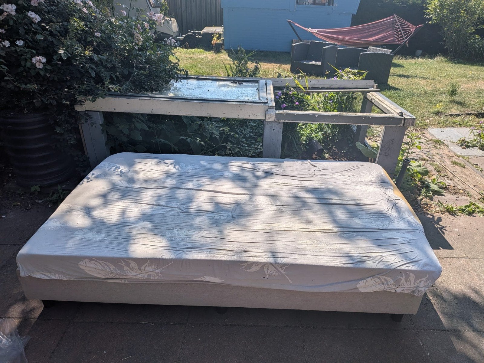 Gratis buitenloungebed 120x200 - tuin en terras, Ophalen, Gebruikt, Twijfelaar, 120 cm