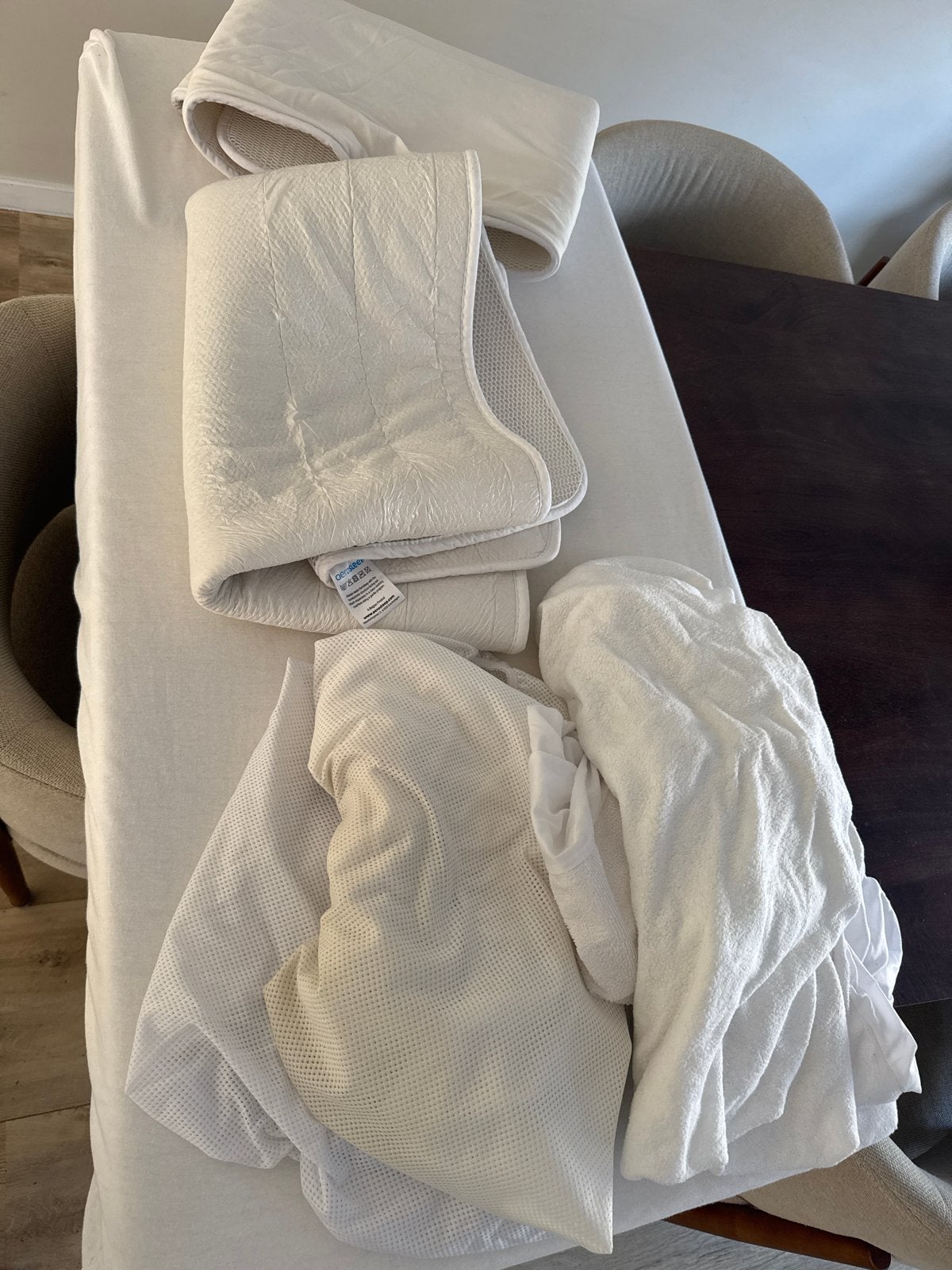 Aerosleep matras met hoeslakens en matrasbeschermers, Ophalen, Eenpersoons, Wit, Beddengoedset