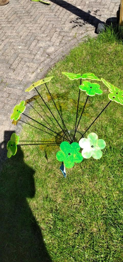 Glow in the day tuinstekers: 7 bloemen, 2 vlinders, Ophalen of Verzenden, Zo goed als nieuw