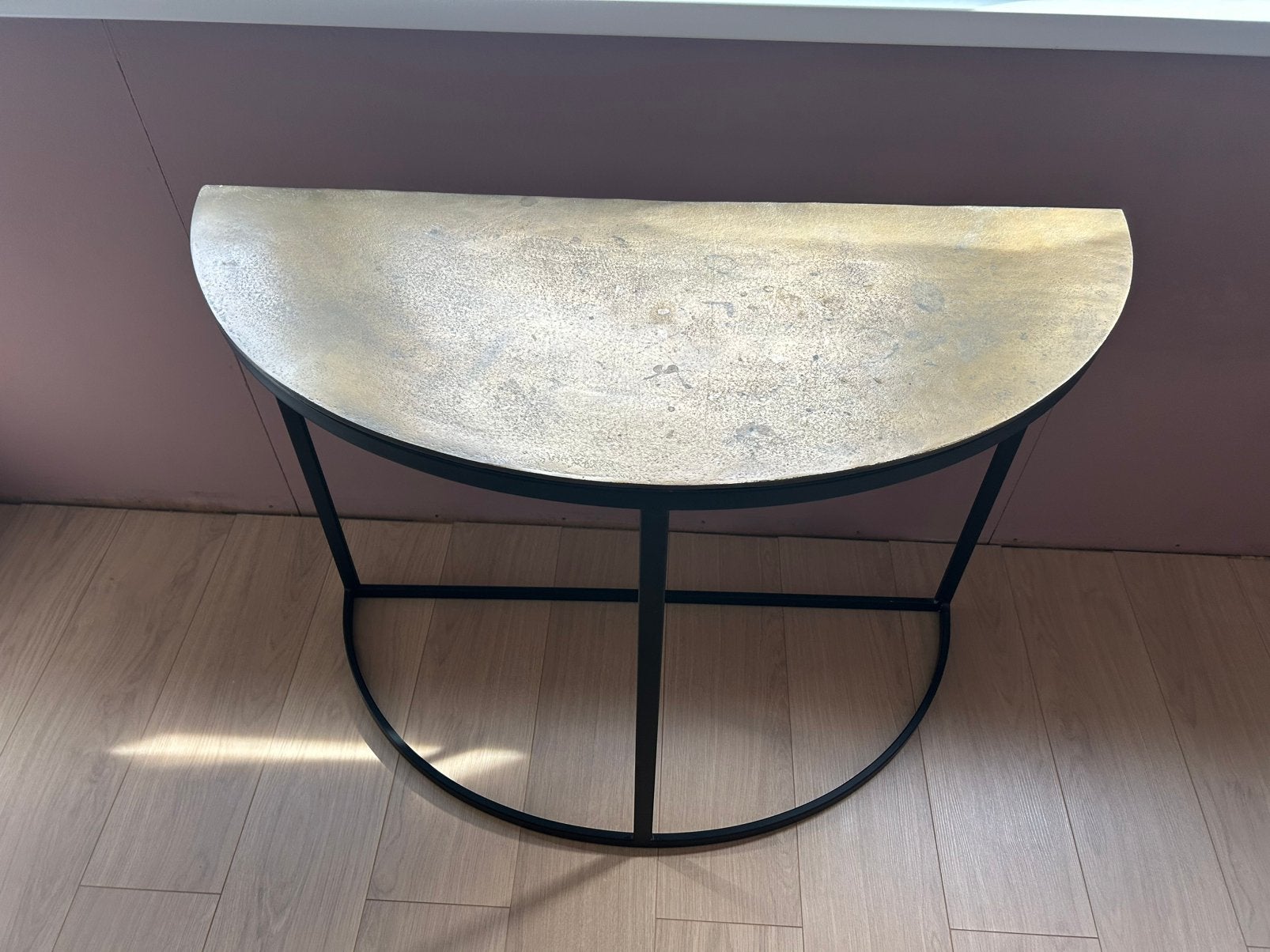 Decoratieve halve maan bijzettafel / gangtafel / goudkleurig, Ophalen, Gebruikt, Metaal of Aluminium, 75 cm of meer