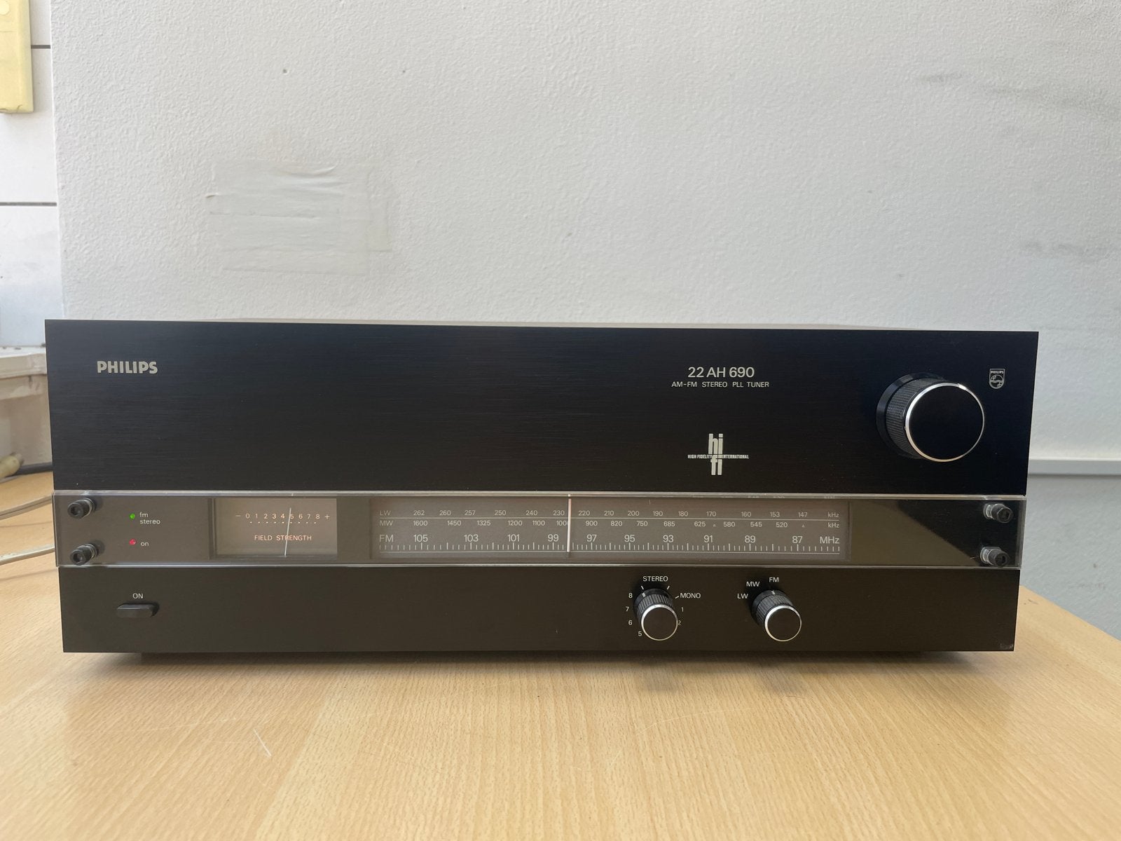 Vintage Philips tuner 22AH690, Ophalen of Verzenden, Zo goed als nieuw, Nvt, Analoog