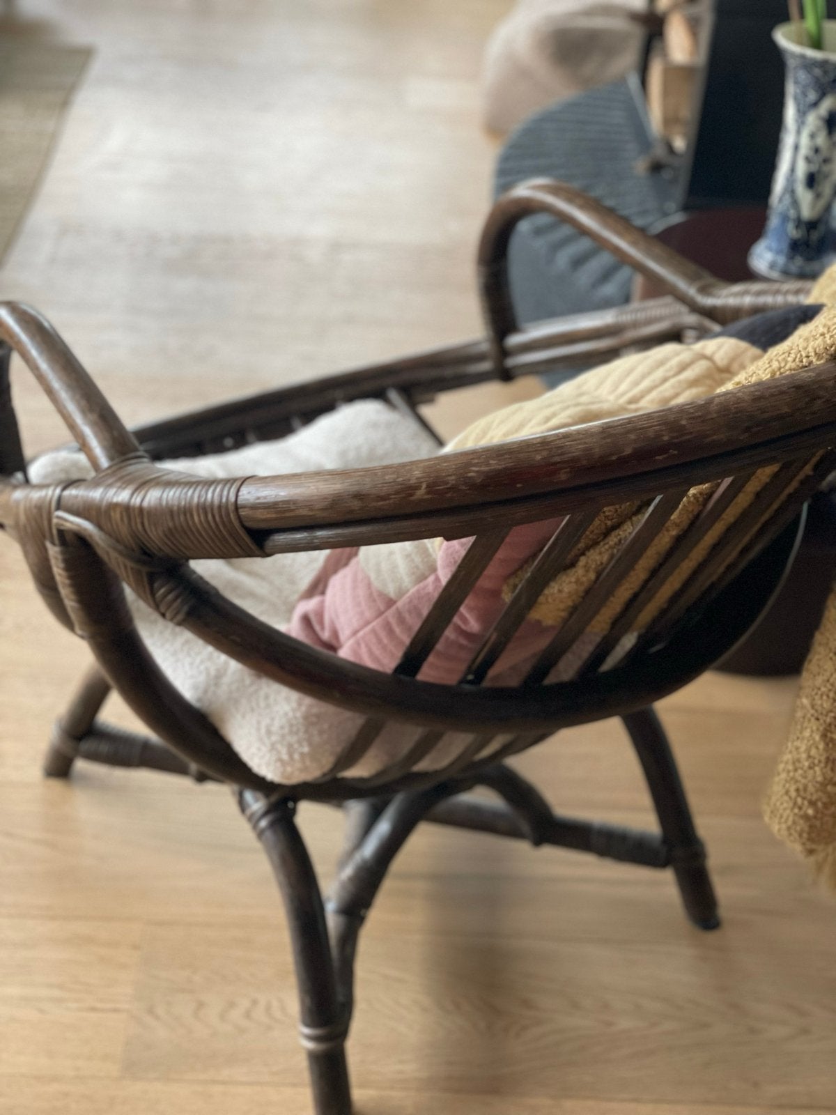 Vintage rotan stoel - Donkerbruin, Gebruikt, Bruin, Riet of Rotan, Ophalen of Verzenden