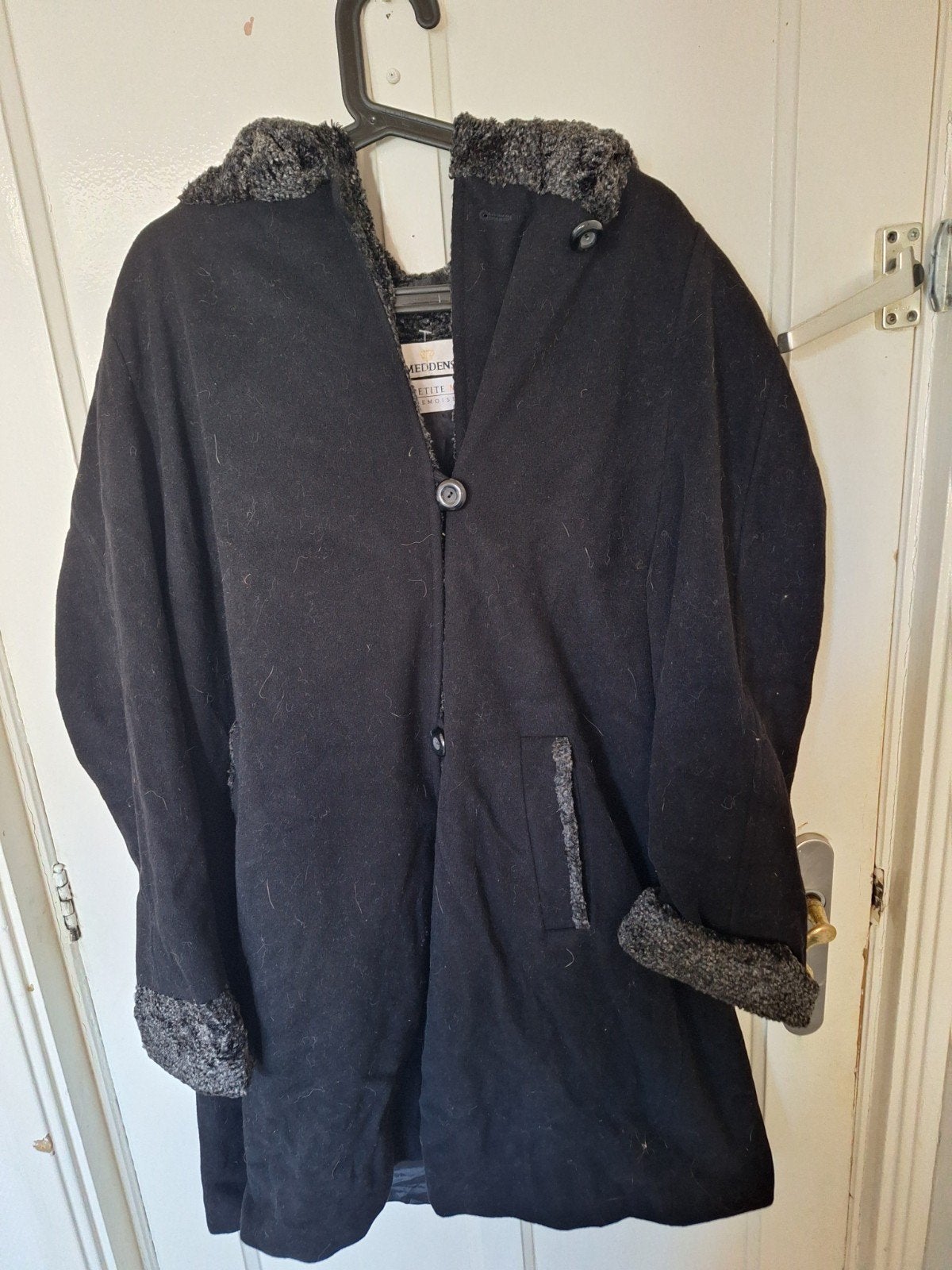 Vintage zwarte wollen jas met faux fur details – Meddens, Ophalen of Verzenden, Gedragen, Overige maten, Zwart