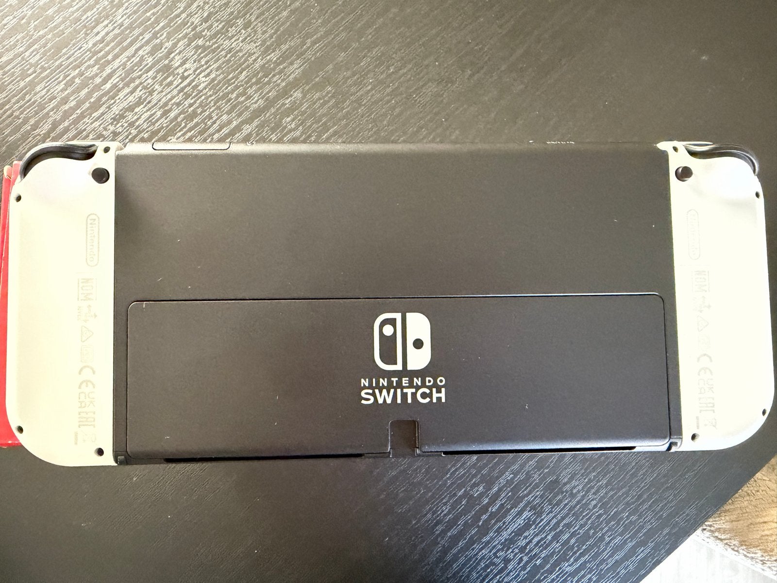 Foto 4 van Nintendo Switch OLED - Zo goed als nieuw