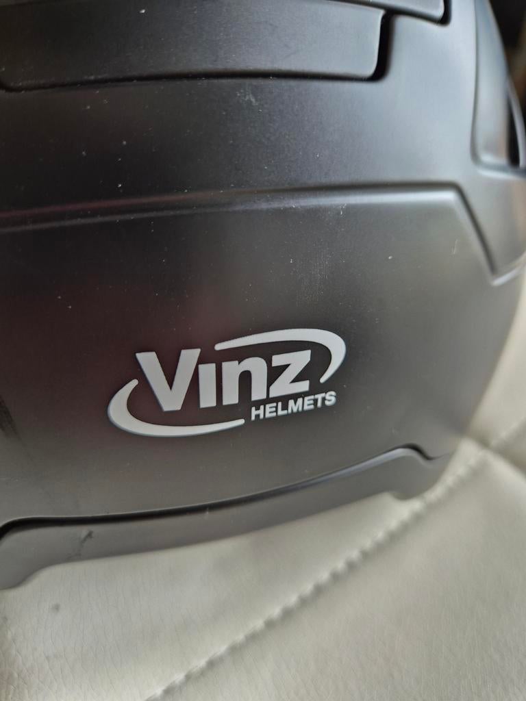 Zo goed als nieuwe Vinz fietshelm / snorscooter helm, Fietsen en Brommers, Brommerhelmen, Ophalen, Zo goed als nieuw, Medium, Vinz