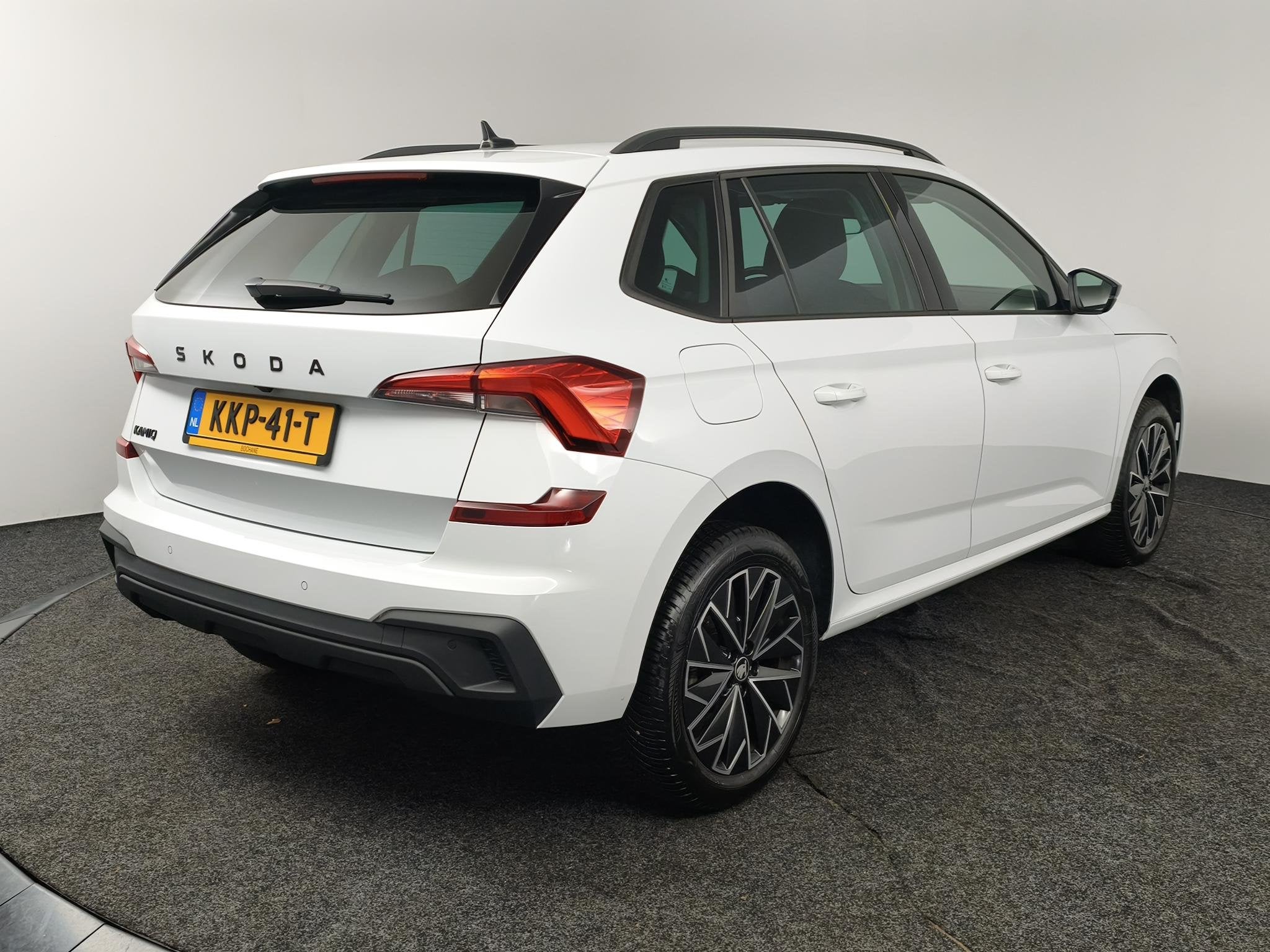 Skoda Kamiq 1.0 TSI Business Edition | Apple CarPlay - Andro, Auto's, Voorwielaandrijving, Stof, Gebruikt, Wit