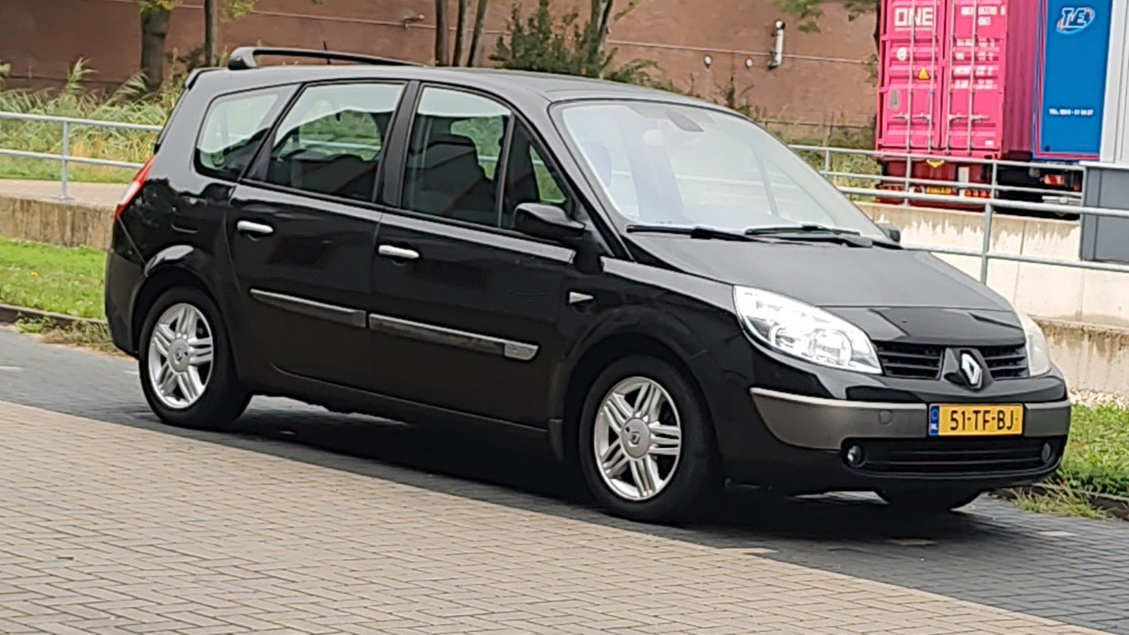 Renault Grand Scenic 2.0 16V 7P 2006 Zwart, Auto's, Voorwielaandrijving, 1998 cc, 4 cilinders, 7 stoelen