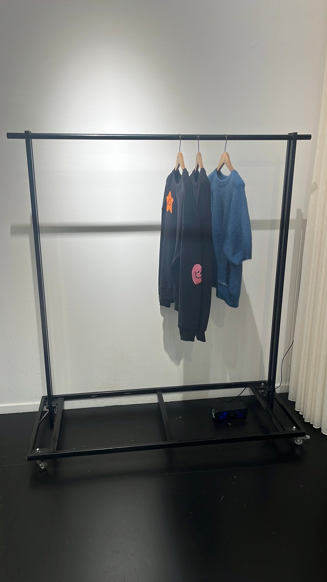Stevige zwarte kledingrekken, Kleding | Dames, Ophalen, Met wielen, Gebruikt