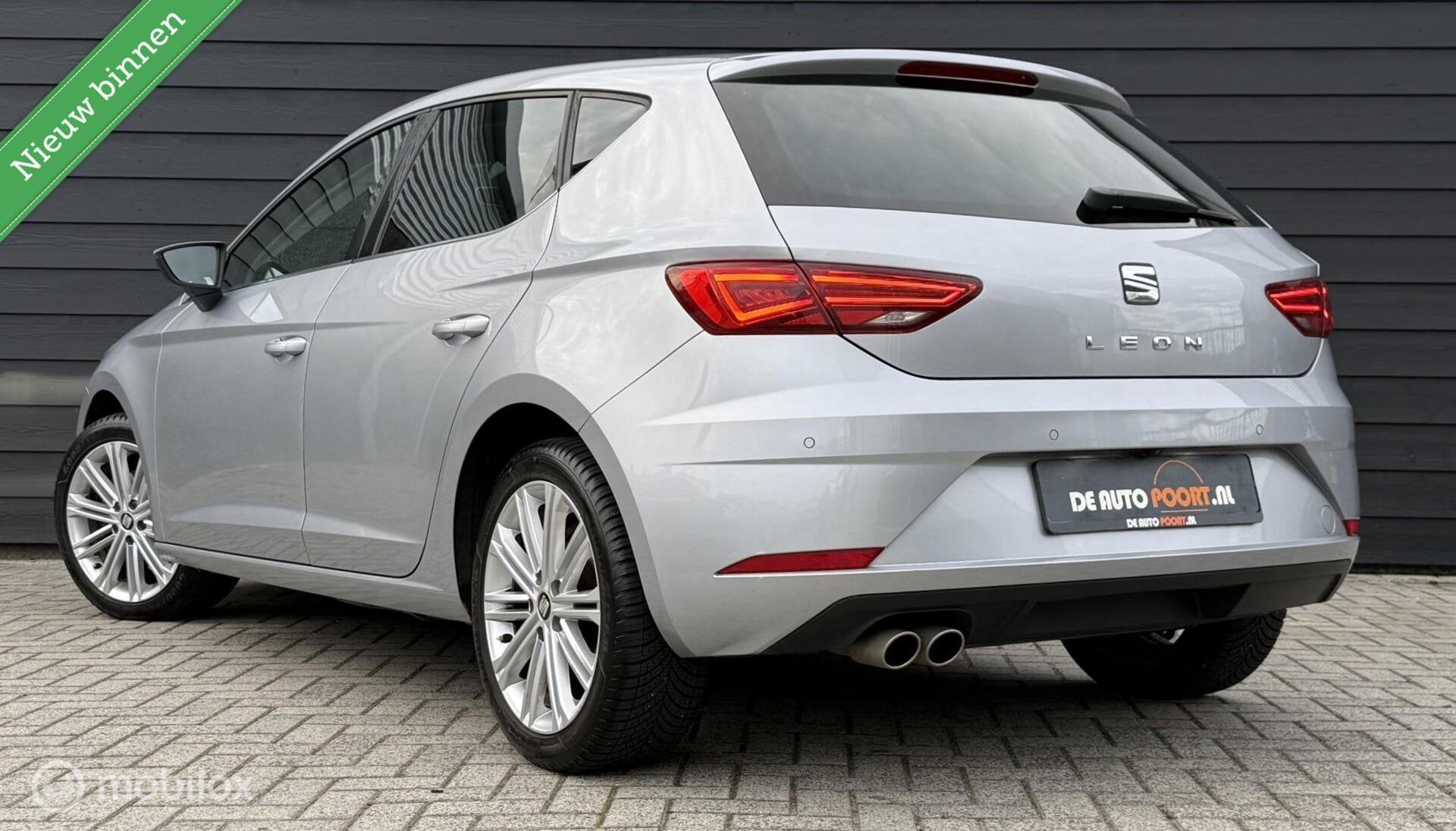Seat Leon 1.5 TSI Xcellence Business Intense Full-LED/Carpla, Dealer onderhouden, 4 cilinders, Met garantie (alle), Leon