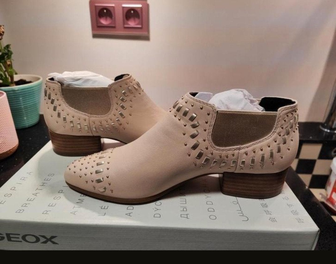 Geox poederroze leren chelseaboot/instapper met studs, mt 35, Geox, Overige kleuren, Lage of Enkellaarzen, Nieuw