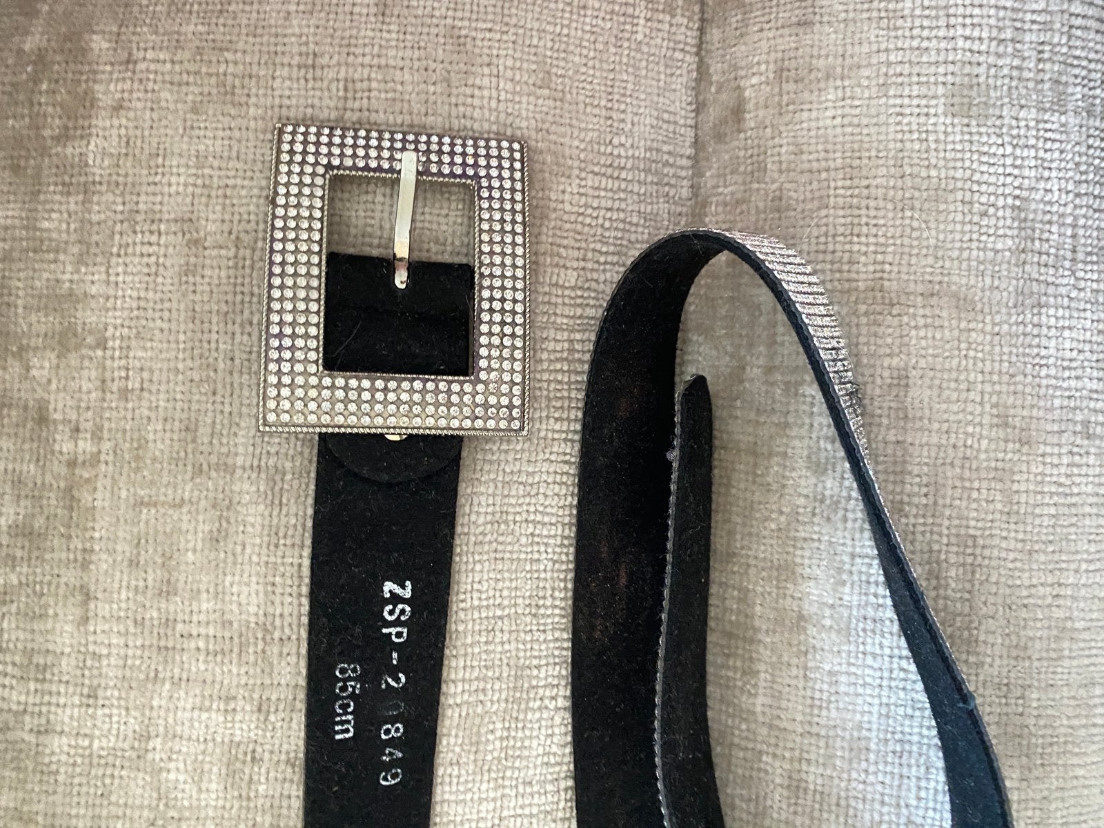 85cm Lange prachtige riem met allemaal steentjes, Kleding | Dames, Riemen en Ceinturen, Verzenden, Zo goed als nieuw, Zwart, 100 cm of meer