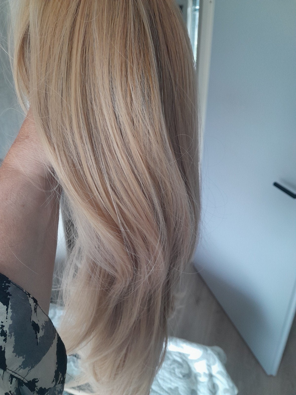 Lange blonde pruik met golven - Nieuw l, Sieraden, Tassen en Uiterlijk, Uiterlijk | Haarverzorging, Verzenden, Nieuw, Pruik of Haarverlenging