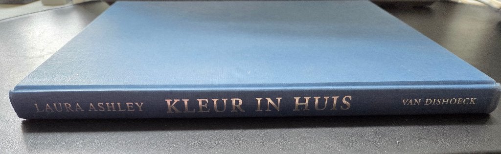 Laura Ashley - Kleur in huis - Durf meer met Kleur 1997, Boeken, Verzenden, Zo goed als nieuw, Laura Ashley, Interieur en Design