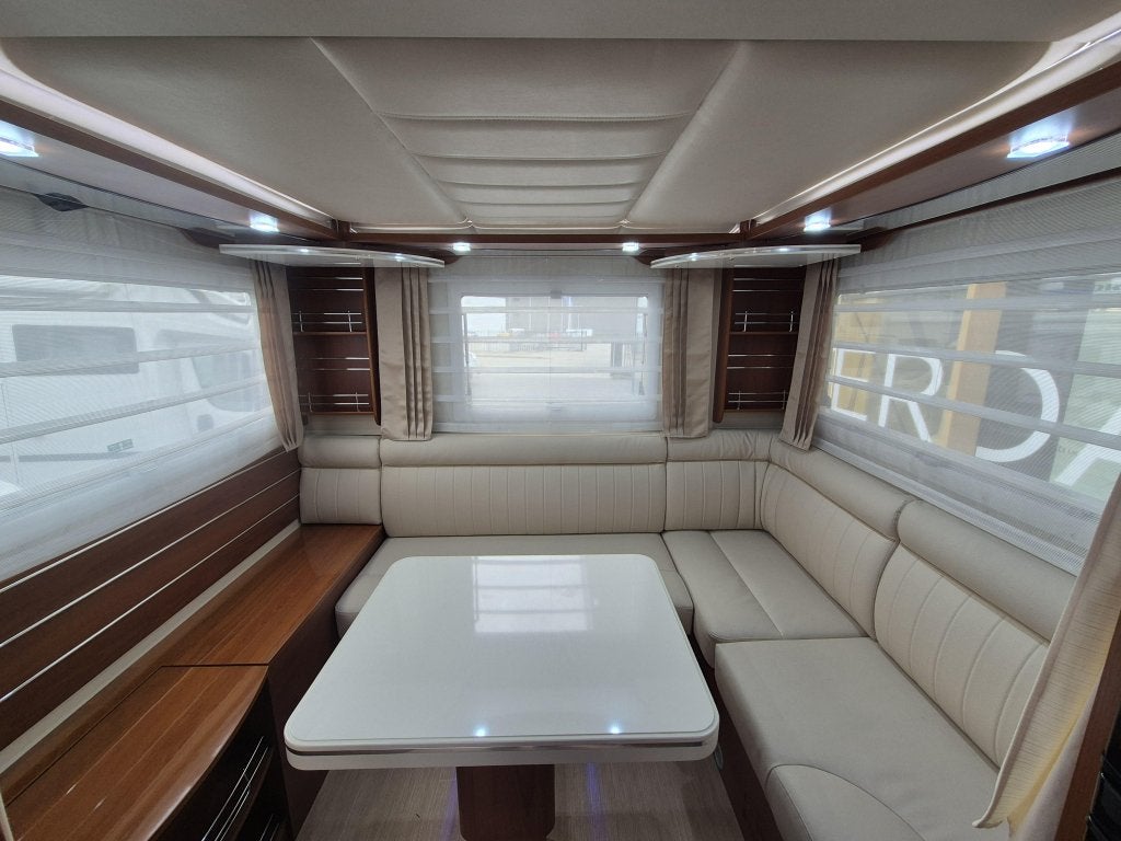 Mobilvetta K-Yacht 80 Tekno-Line rondzit achter, Chemisch toilet, Standaard zit, Fiat, Afzuigkap