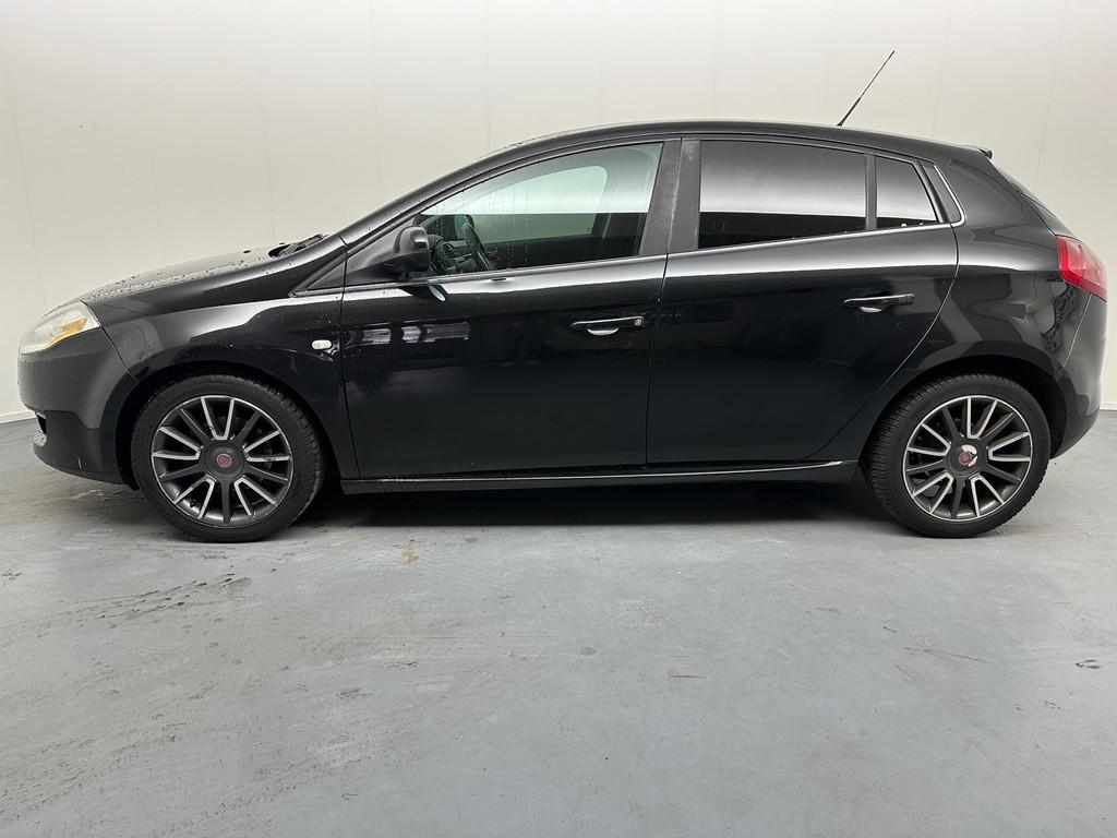 Fiat Bravo 1.6 MultiJet Racing # Airco # Apple Carplay # Lmv, Voorwielaandrijving, Euro 5, Gebruikt, 1295 kg