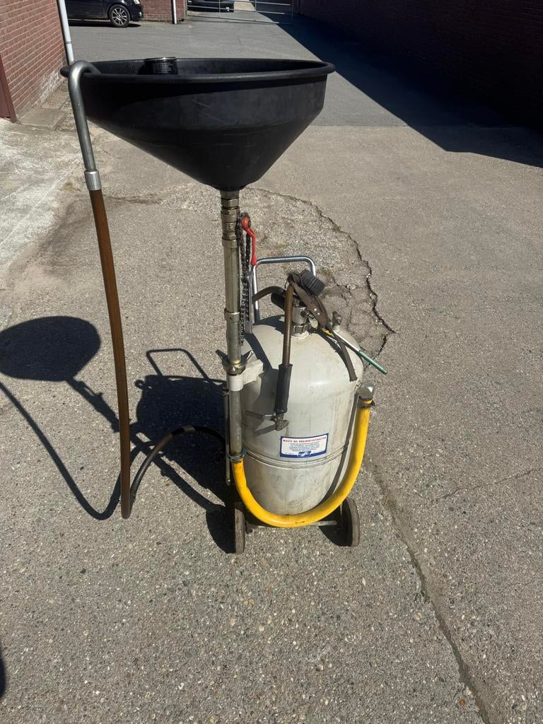 Olie opvang bak 60 liter, Ophalen, Gebruikt, Universele onderdelen