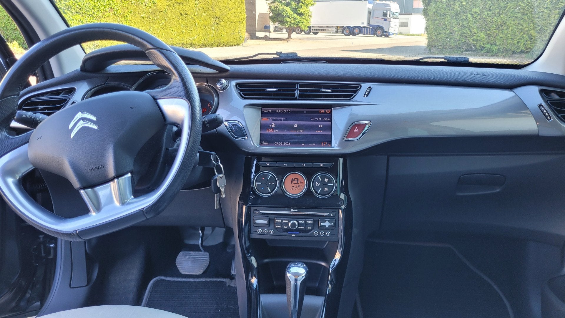 Citroën C3 1.6 VTi Exclusive Automaat (bj 2010), Auto's, Euro 5, Gebruikt, 4 cilinders, Bedrijf