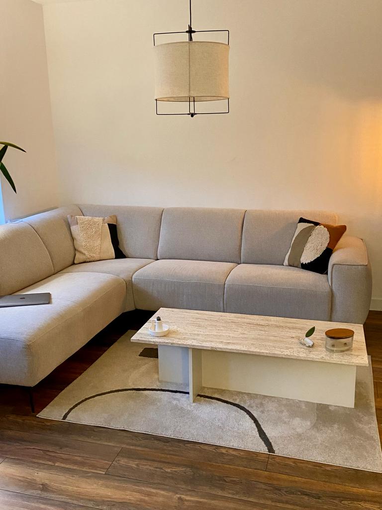 Salontafel travertin blad met houten voet, Huis en Inrichting, Tafels | Salontafels, Ophalen, Gebruikt, 100 tot 150 cm, 50 tot 100 cm