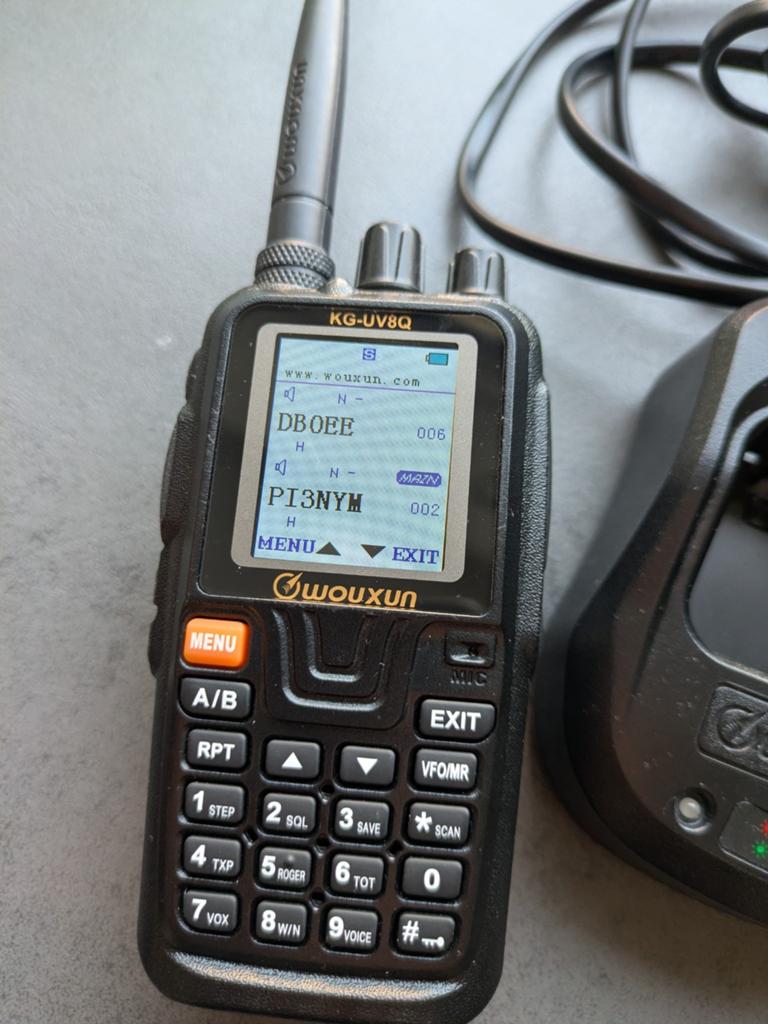 Wouxun KG-UV8Q vhf uhf, Telecommunicatie, Ophalen of Verzenden