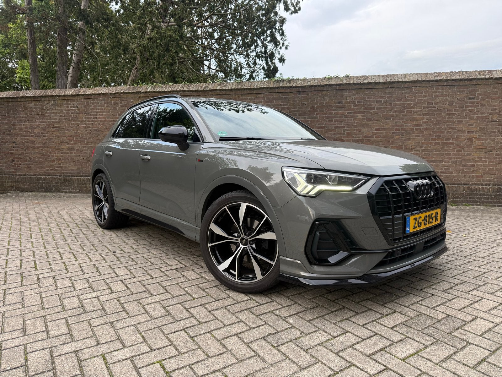 Audi Q3 35 Tfsi 150pk S Tronic 2019 , 3x S-line , 20 inch, Auto's, Zwart, 4 cilinders, Leder en Stof, Dealer onderhouden