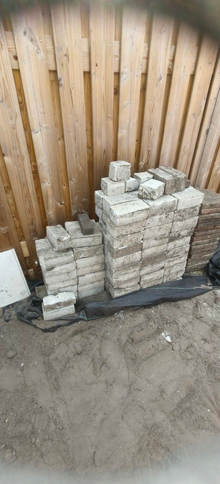 Gratis afhalen!! gebruikte betontegels en klinkers, Ophalen, Overige materialen, Gebruikt, Minder dan 20 cm