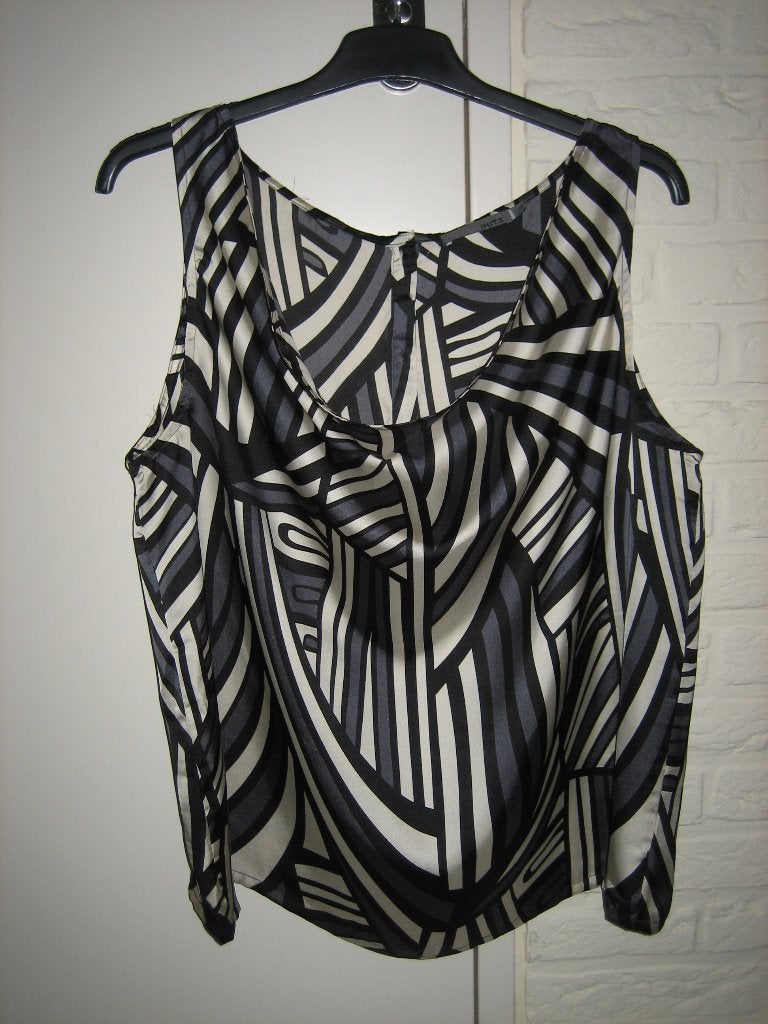 Mooie speelse zijden top met watervalhals IMITZ, XL Snazzeys, Kleding | Dames, Verzenden, Zwart, Maat 46/48 (XL) of groter, Nieuw