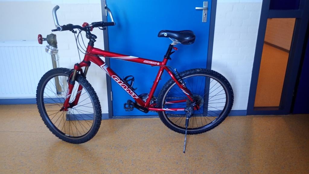 Giant Mountainbike - Rood - Goede Staat, Ophalen of Verzenden, Giant