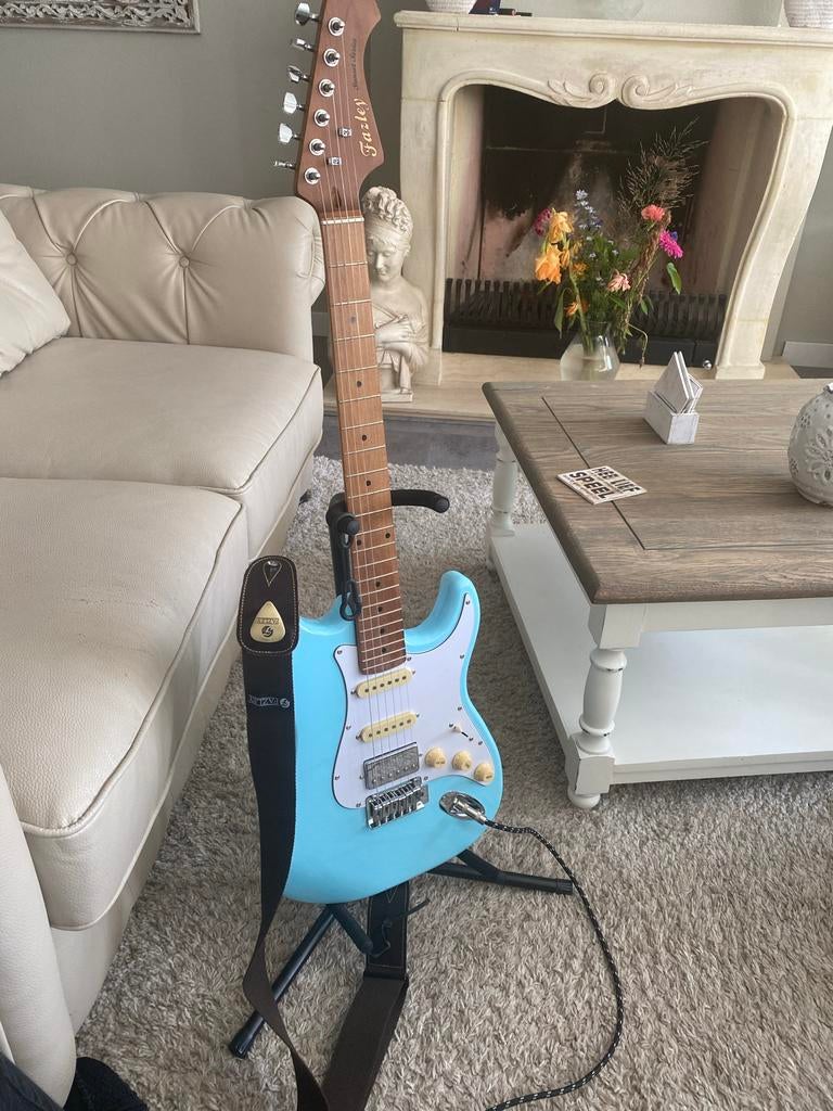 Fazley Gitaar Licht Blauw, Ophalen of Verzenden, Zo goed als nieuw, Solid body, Overige merken