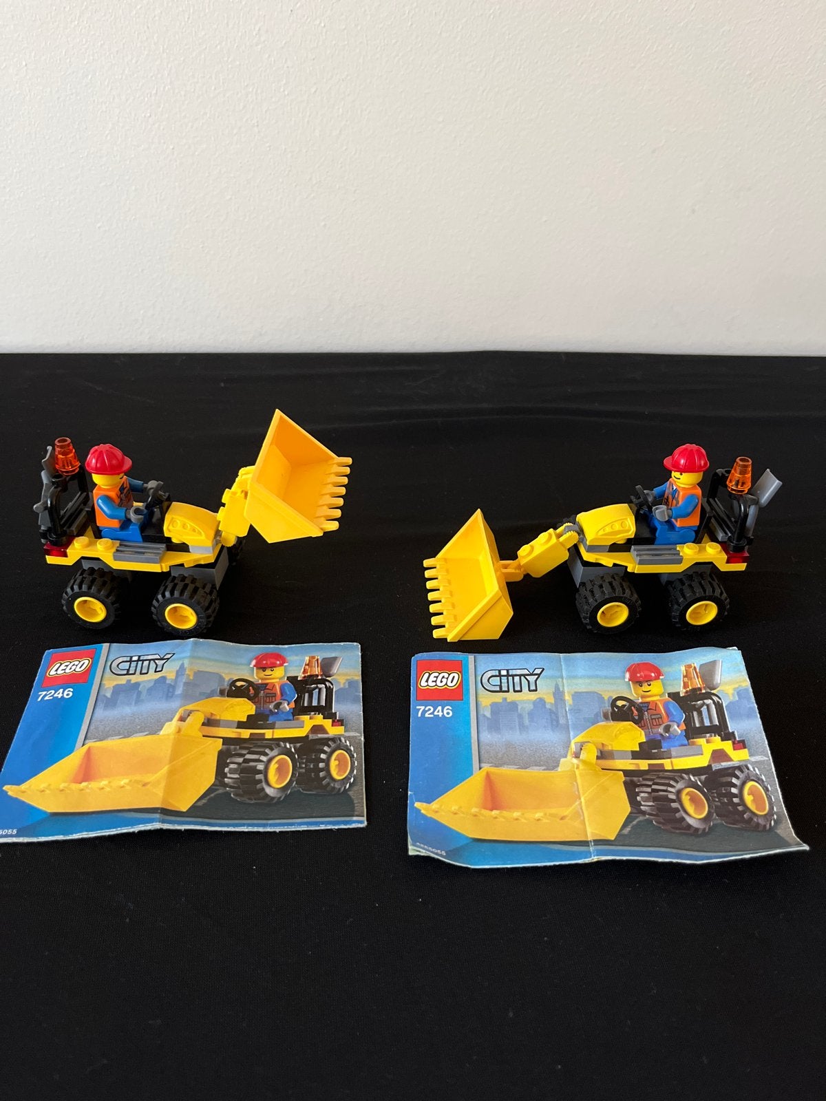 2x LEGO City 7246 Mini Graafmachine met Bouwvakker, Kinderen en Baby's, Speelgoed | Duplo en Lego, Ophalen of Verzenden, Gebruikt