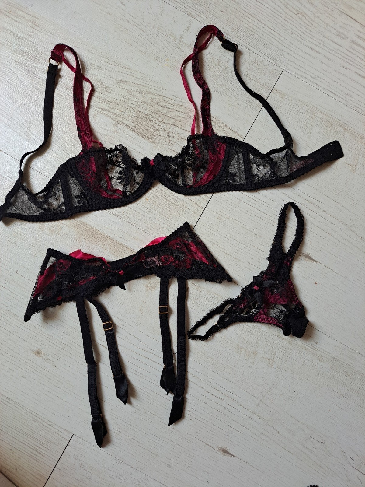 Agent Provocateur set: jarretel, string en bh 32B, Agent Provocateur, Ophalen of Verzenden, Zwart, Setje