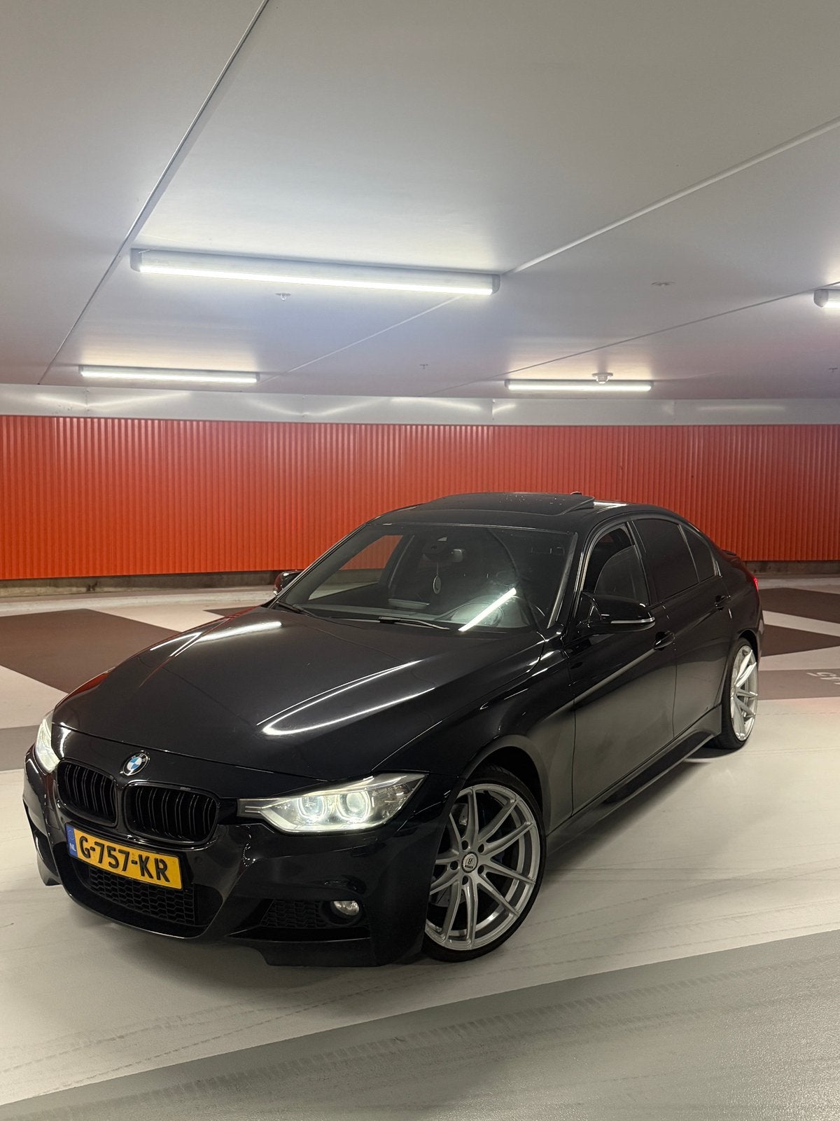 Goedkoopste Volle BMW 3 Serie 330d M Sport HUD HK Pano Carpl, Automaat, Euro 5, Achterwielaandrijving, 1800 kg