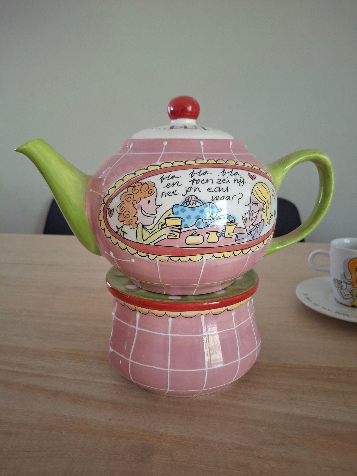 Blond Amsterdam 'Even Bijkletsen' theepot met theelicht, Ophalen of Verzenden, Zo goed als nieuw, Steen/keramiek, Meerkleurig