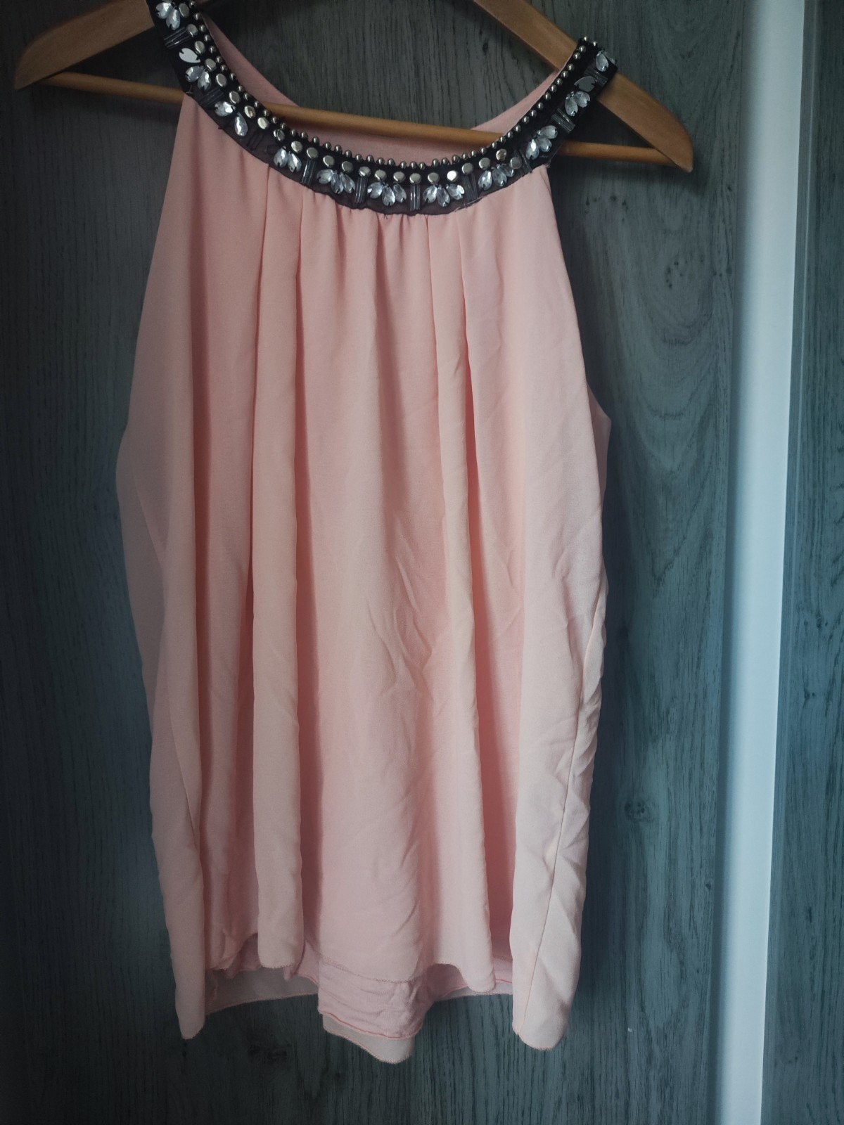 Roze top met kraaltjes en steentjes, Maat 38/40 (M), Ophalen of Verzenden, Roze, Zonder mouw