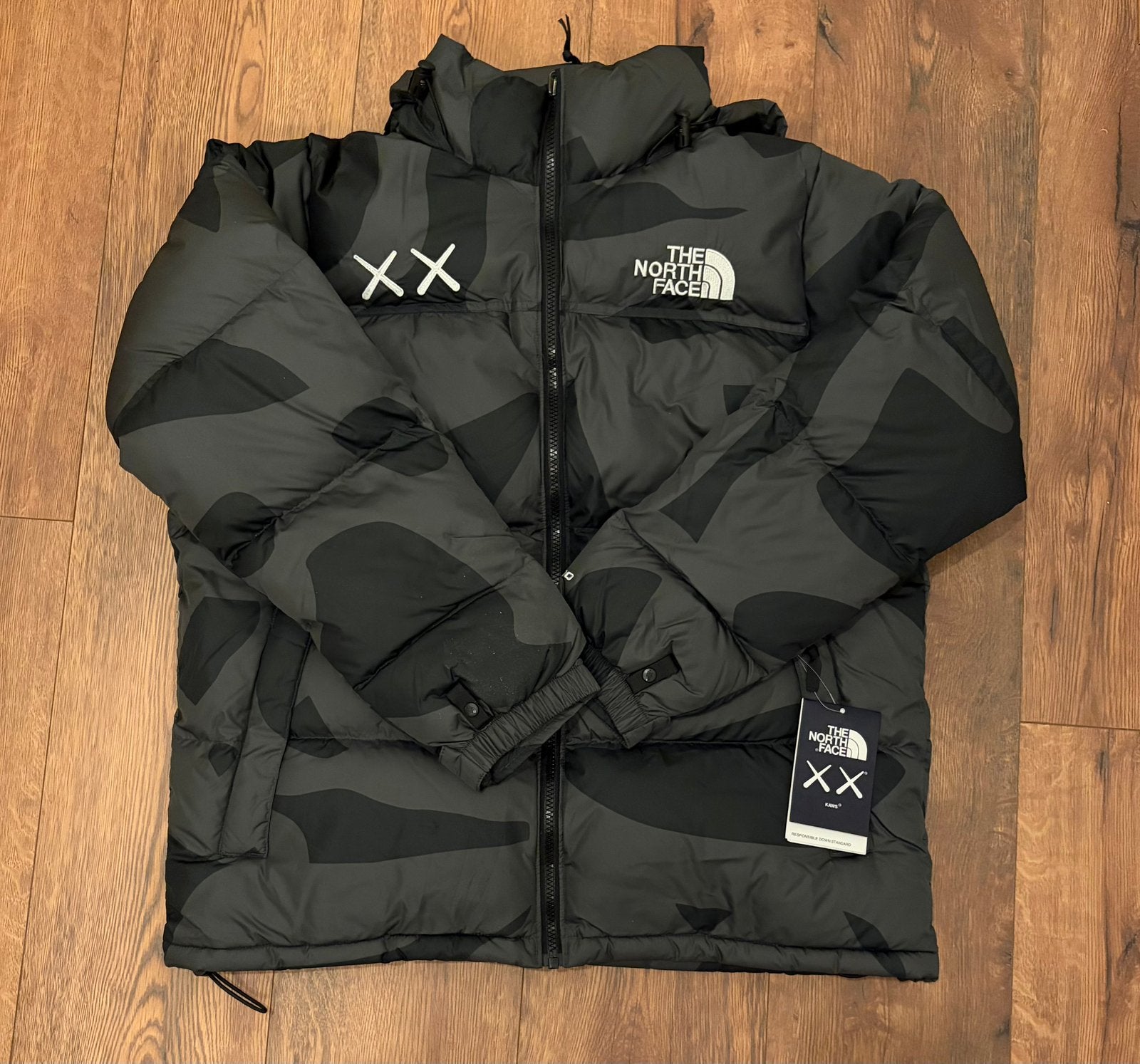 KAWS X The North Face jacket, Ophalen, Nieuw, Maat 48/50 (M), Zwart