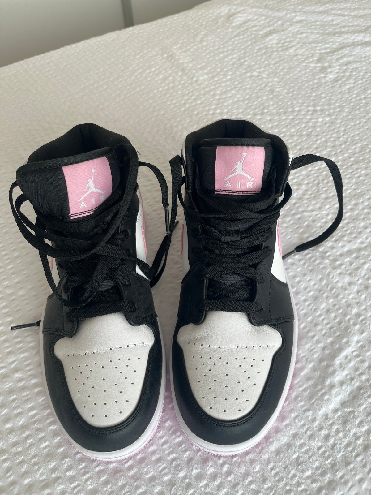 Nike Air Jordan 1 Mid GS Pink Quartz Zwart Roze Wit, Kleding | Dames, Schoenen, Zwart, Ophalen of Verzenden, Sneakers of Gympen