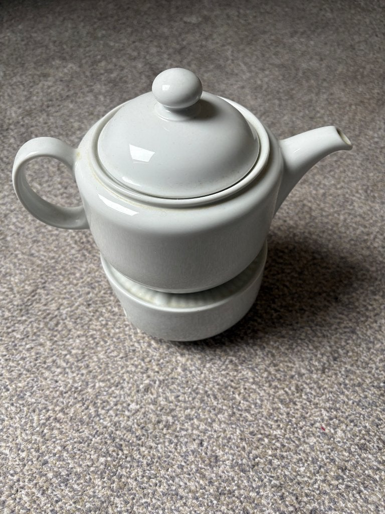 Witte porceleinen theepot met theepot warmer Seltmann, Overige merken, Ophalen of Verzenden, Zo goed als nieuw, Porselein
