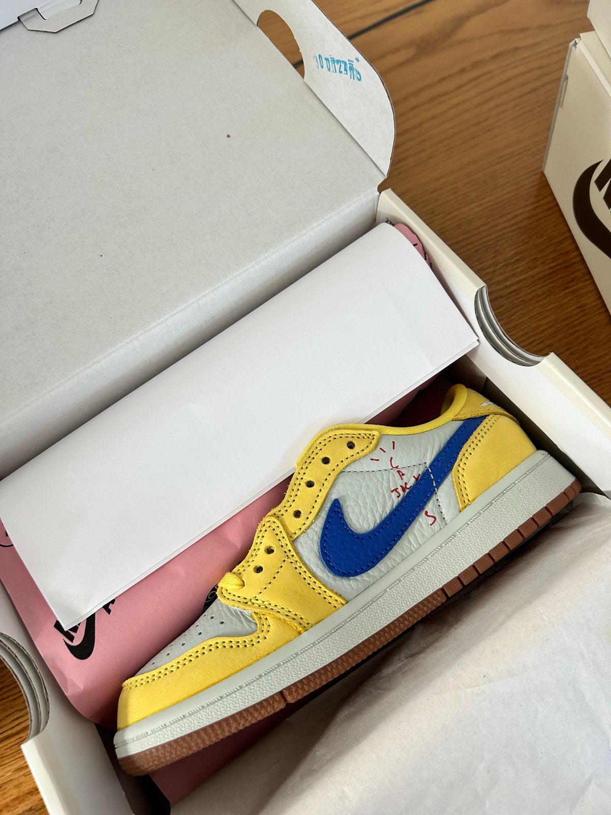 Jordan 1 Low - Geel/Blauw/Grijs, Overige kleuren, Nieuw, Ophalen of Verzenden, Sneakers of Gympen