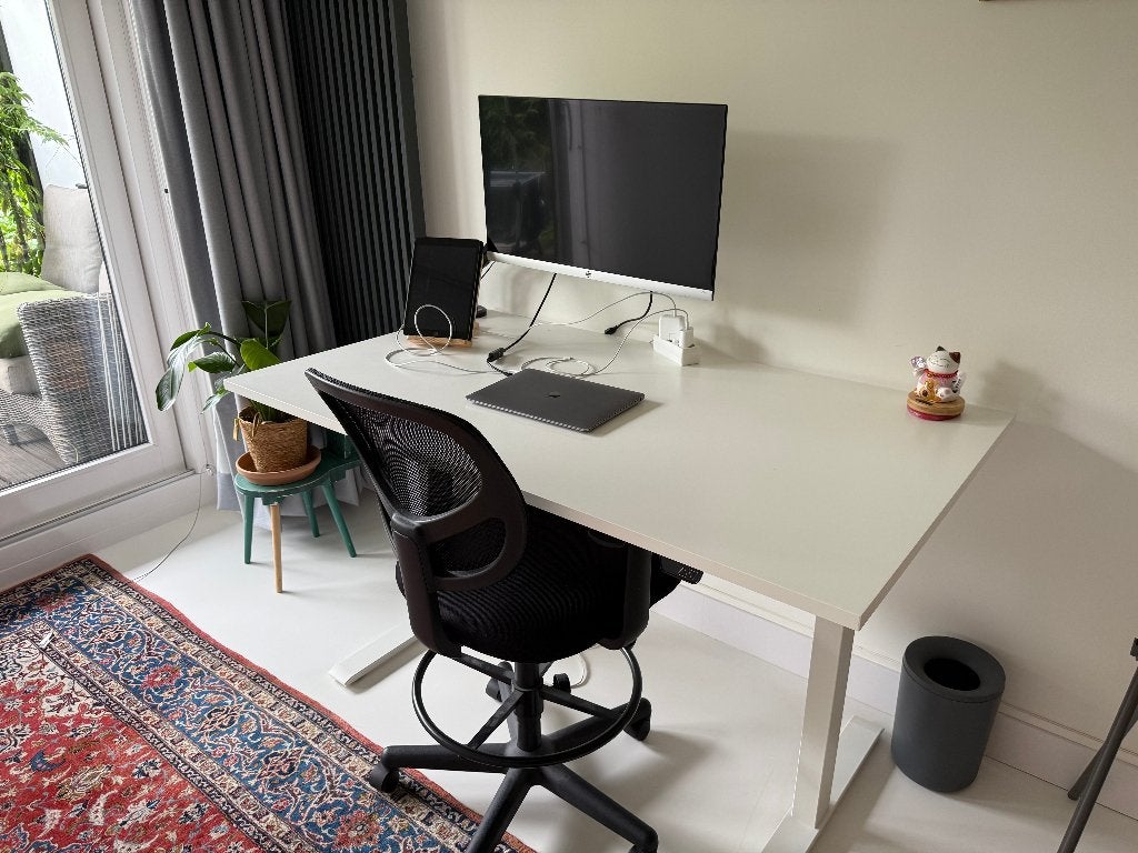 Elektrisch zit-sta bureau 140x80, Huis en Inrichting, Ophalen, Zit-sta bureau, Spaanplaat of MDF, Zo goed als nieuw