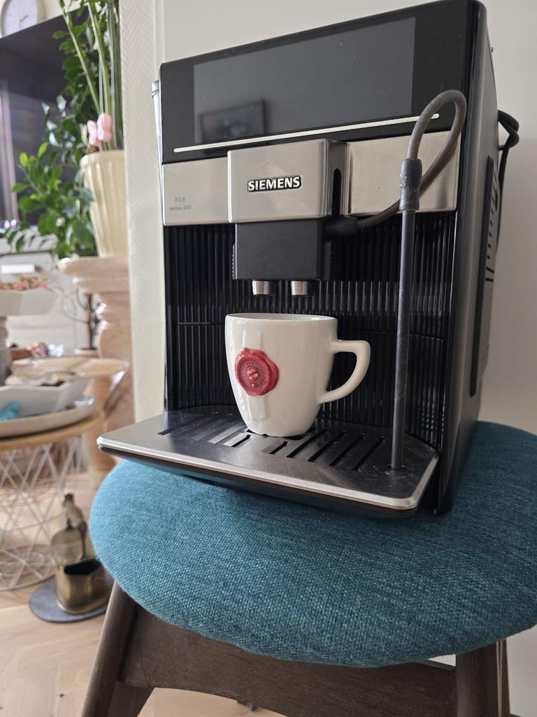 Siemens EQ.6 S 500 Zwart, Ophalen, 10 kopjes of meer, Koffiemachine, Koffiebonen