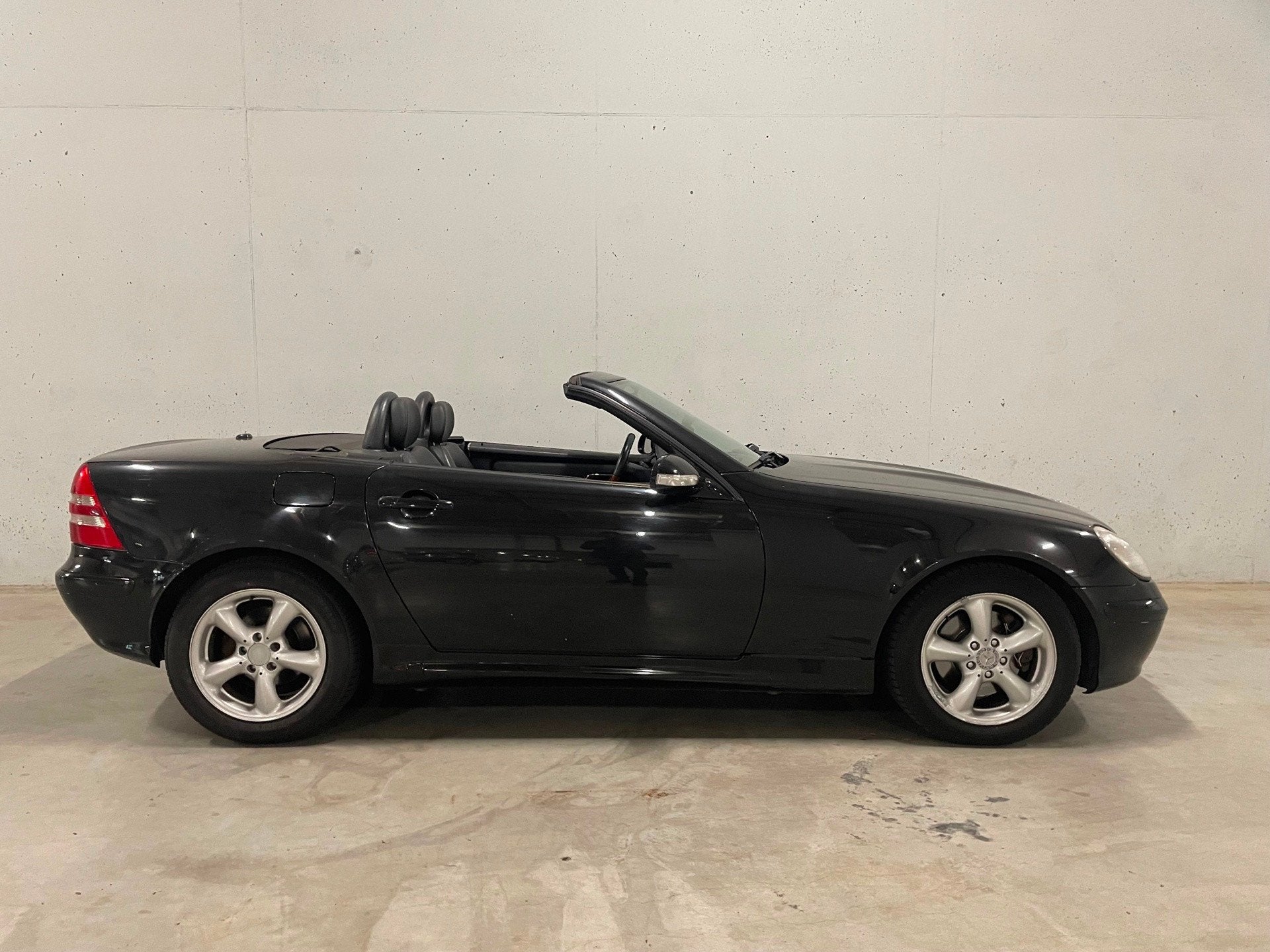 Mercedes-Benz SLK-klasse 320 v6 Automaat Leer Airco Cabrio, Gebruikt, Cabriolet, Zwart, Bedrijf