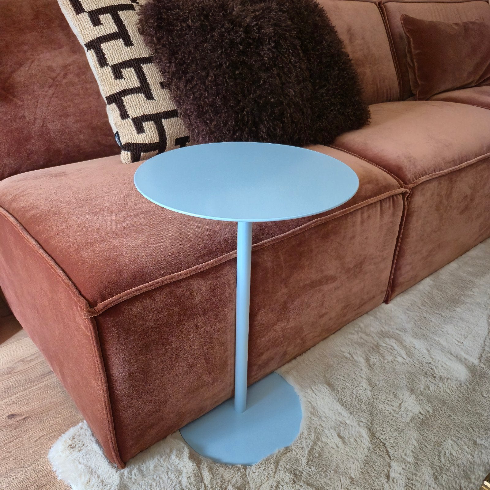 Tafeltje bijzettafel lichtblauw rond, Huis en Inrichting, Tafels | Bijzettafels, Minder dan 55 cm, Metaal of Aluminium, Rond, Nieuw