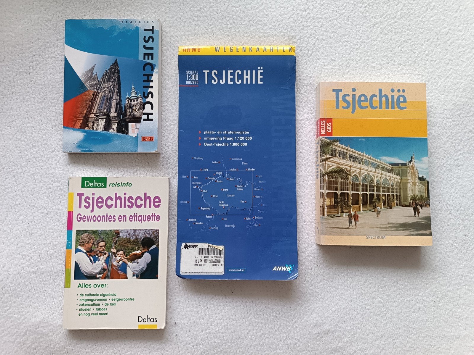3 reisgidsen en 1 ANWB wegenkaart Tsjechië, Gelezen, Europa, Ophalen of Verzenden, Reisgids of -boek
