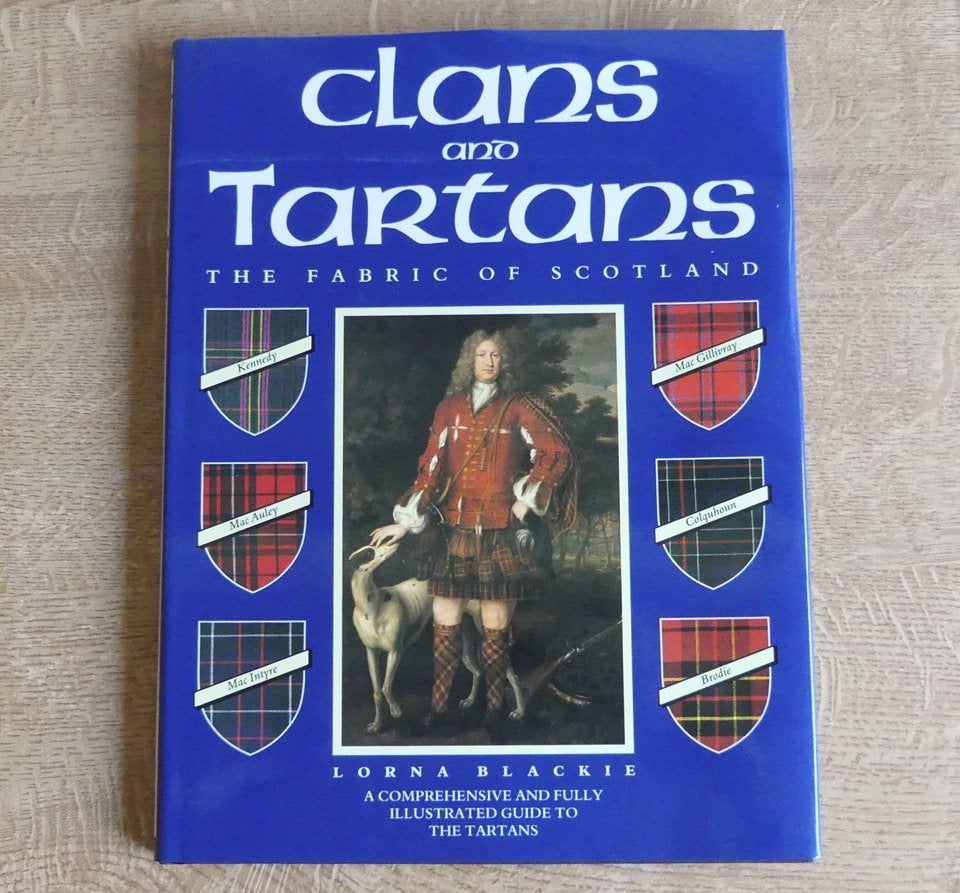 Clans and Tartans - Lorna Blackie geschiedenis Schotland, Boeken, Lorna Blackie, Europa, Ophalen of Verzenden, Zo goed als nieuw
