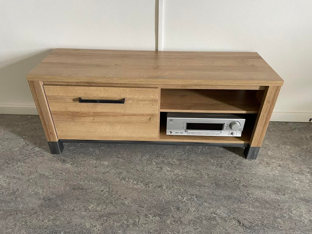 Nieuwstaat - stoere TV meubel - 52x124x40 cm - serie Finn, Ophalen, 100 tot 150 cm, Zo goed als nieuw, Minder dan 100 cm