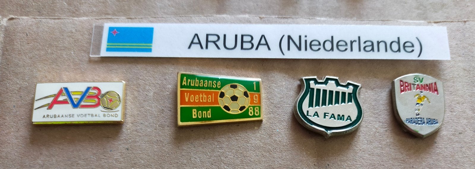 Aruba Voetbal Bond Speldjes - Set van 4, Verzamelen, Ophalen of Verzenden