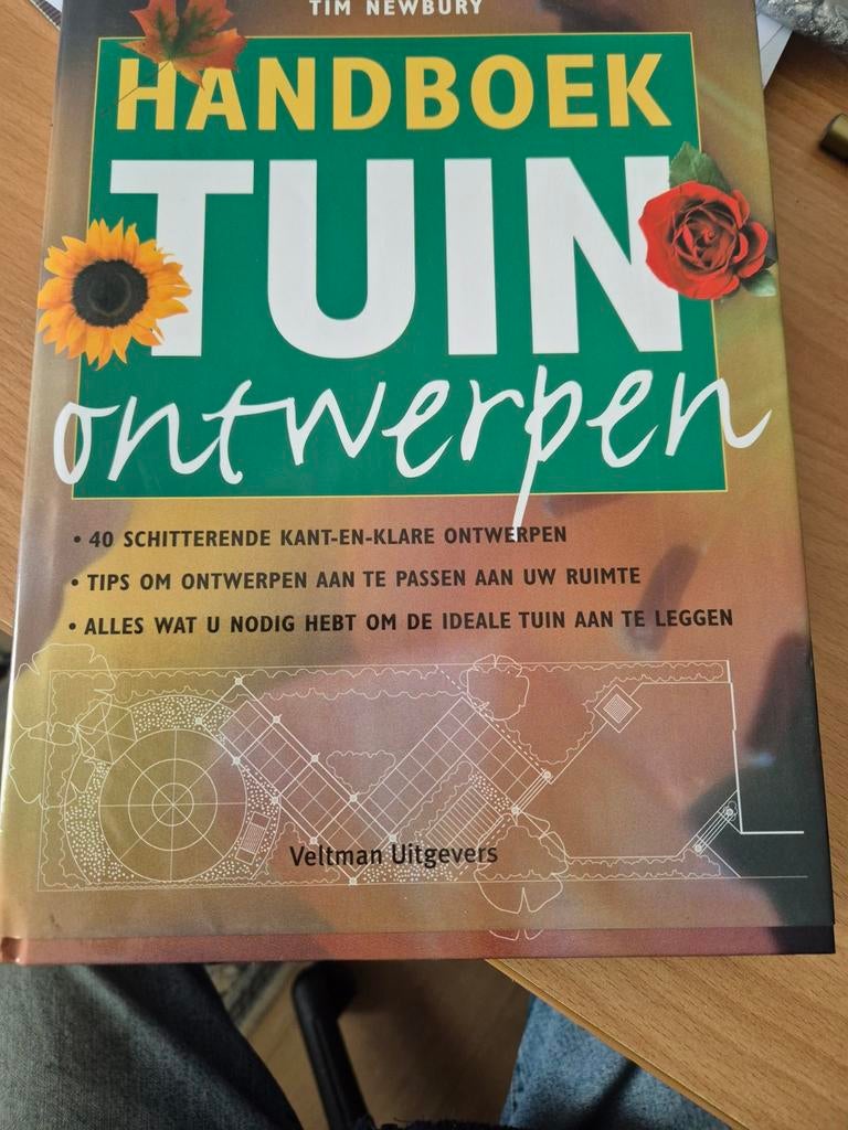 T. Newbury - Handboek tuinontwerpen, Boeken, Ophalen of Verzenden, Interieur en Design, T. Newbury, Zo goed als nieuw