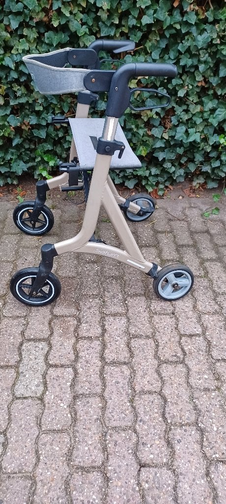 rollator lichtgewicht, Ophalen, Lichtgewicht, Gebruikt