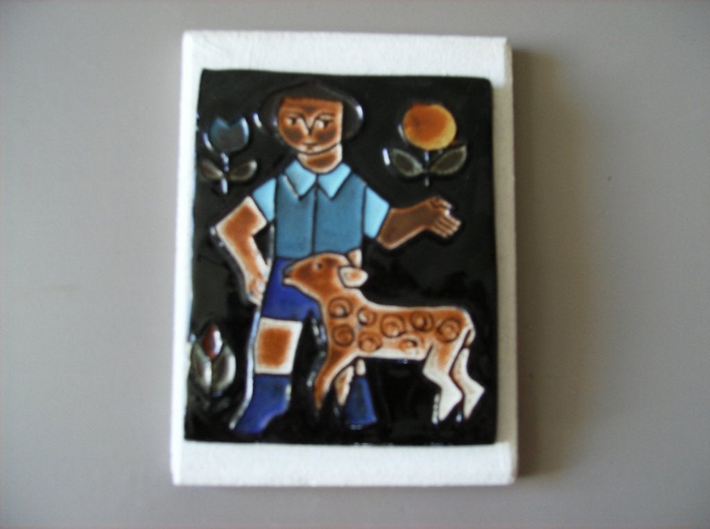 HENK POTTERS, CLOISONNE TEGELTJE, JONGETJE MET LAM, Ophalen of Verzenden