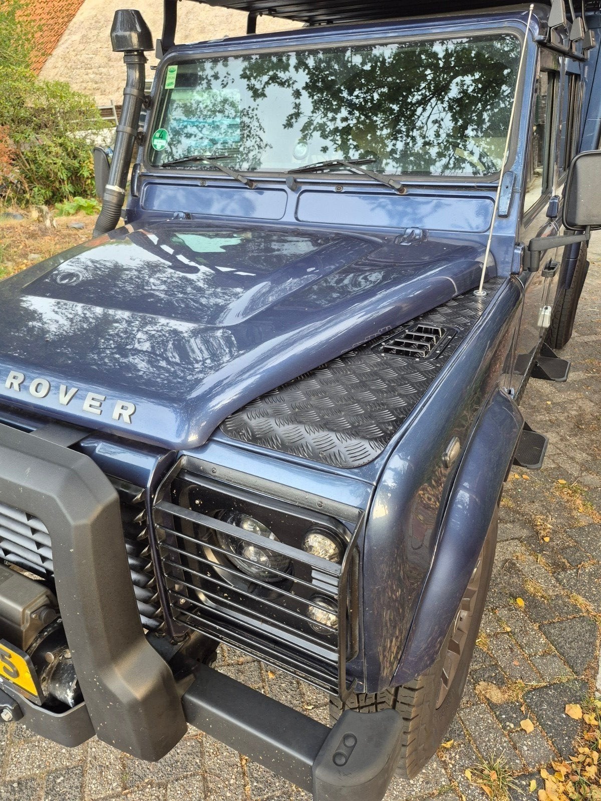 Foto 3 van Land Rover Defender 130 Crewcab PUMA DC 4WD 2008 + daktenten