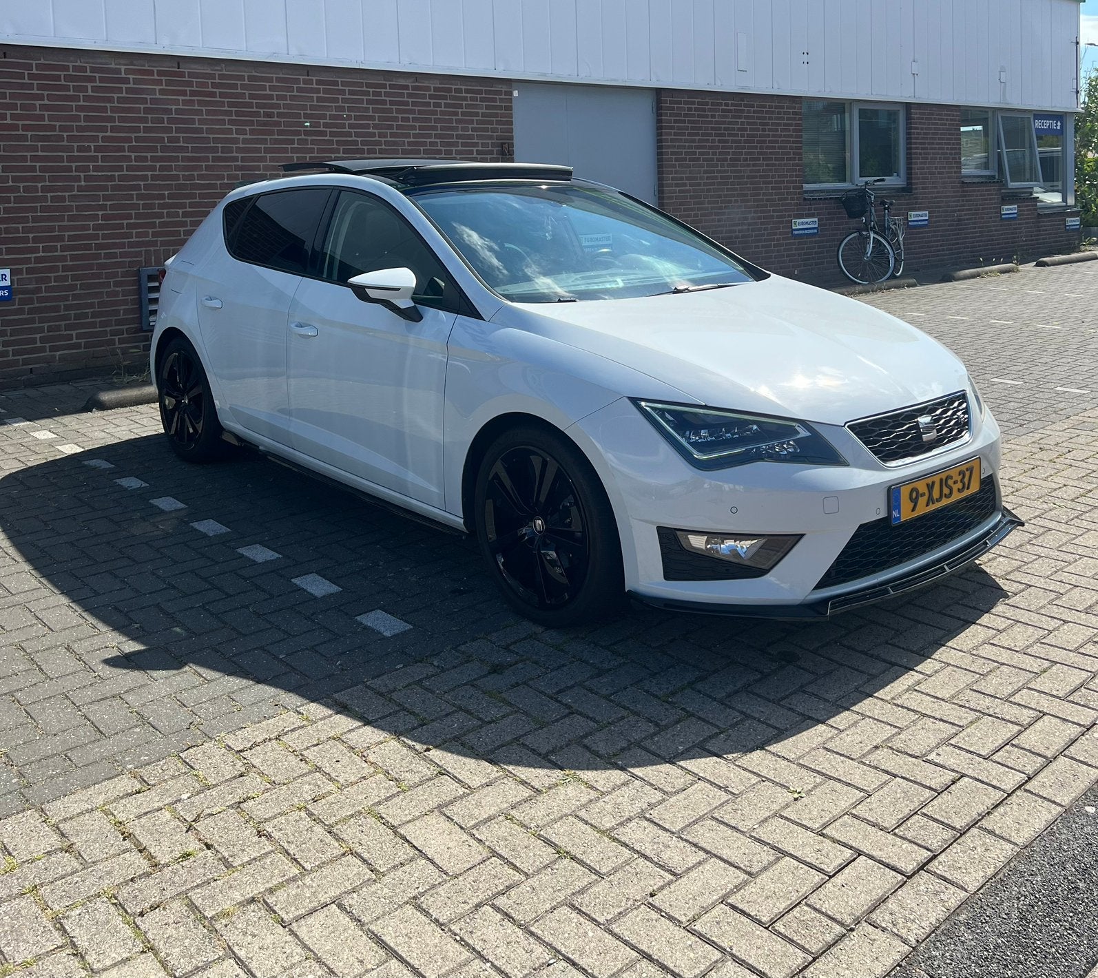 Seat Leon 1.4 TSI ACT DSG7 | DigDash | Pano | CarPlay | Cam, 4 cilinders, 150 pk, Wit, Origineel Nederlands